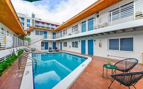 Cozy 1 Bedroom With Pool Steps From The Beach #41